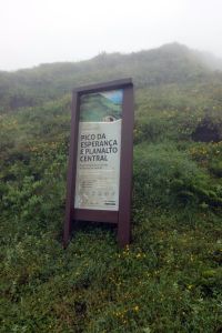 Na nejvyšším vrcholku São Jorge  Pico da Esperança se čerti  ženili.
